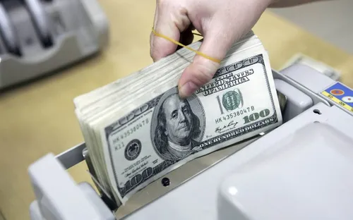 Giá USD đồng loạt đi lên, ngân hàng tiếp tục bán ra kịch trần