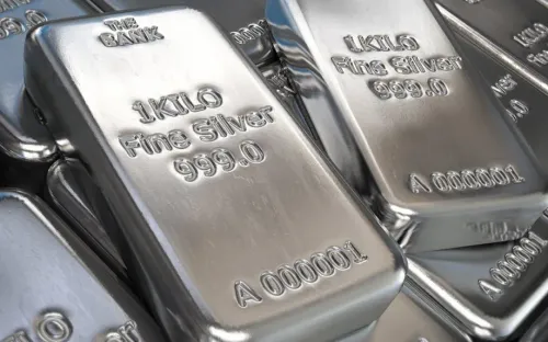 Giá bạc tăng dựng đứng, vượt mốc 88 triệu đồng/kg