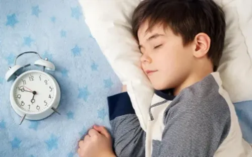 Giấc ngủ ảnh hưởng thế nào đến chiều cao của trẻ?
