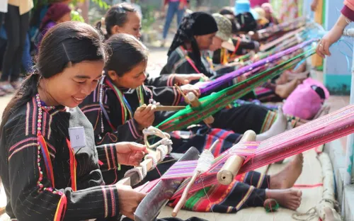 Nghề dệt thổ cẩm: Những câu chuyện kể bằng sợi chỉ và hoa văn