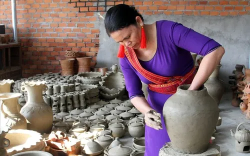 Quy trình chế tác gốm Bàu Trúc: Di sản phi vật thể cần được bảo tồn khẩn cấp