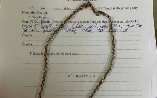 Bắt giữ thanh niên cướp dây chuyền vàng rồi quay lại đe dọa nạn nhân