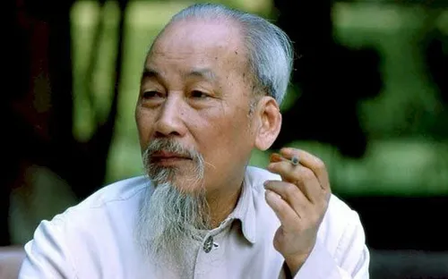 Ánh sáng Hồ Chí Minh soi đường cho chúng ta đi