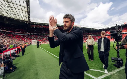 Man Utd cán đích thứ ba, HLV Michael Carrick vẫn chưa xác nhận tương lai