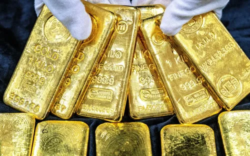 Giá vàng rơi đáy 1,5 tháng nhưng ngân hàng trung ương vẫn âm thầm gom mạnh