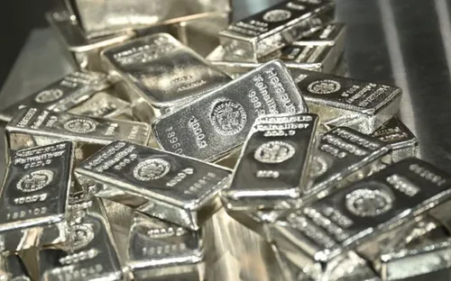 Ấn Độ siết nhập khẩu bạc nhằm giảm áp lực lên đồng rupee