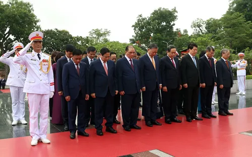Lãnh đạo Đảng, Nhà nước vào Lăng viếng Chủ tịch Hồ Chí Minh nhân kỷ niệm 136 năm Ngày sinh của Người