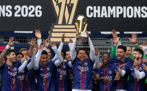 PSG đón tin dữ trước chung kết Champions League, Dembele chấn thương trong ngày nâng cúp Ligue 1