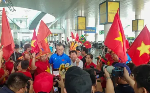 U17 Việt Nam rạng rỡ trở về sau chiến tích giành vé dự World Cup
