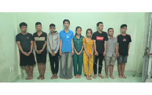 TP.HCM: Bắt 9 đối tượng liên quan 2 vụ cướp điện thoại trong đêm