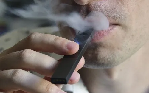 WHO cảnh báo thuốc lá điện tử tạo “vỏ bọc hấp dẫn”, gia tăng nguy cơ nghiện nicotine ở giới trẻ