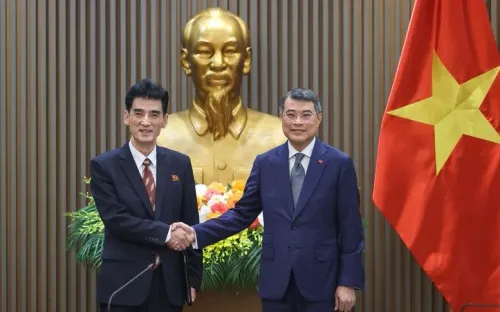 Thủ tướng Lê Minh Hưng tiếp Đại sứ Triều Tiên Ri Sung Guk, thúc đẩy quan hệ song phương