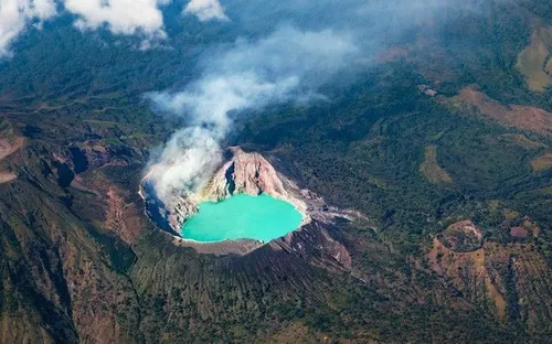Ijen Geopark – “ngọn lửa xanh” kỳ ảo giữa vành đai núi lửa Indonesia
