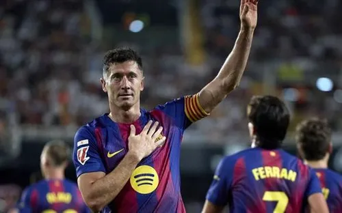 Barcelona thua Valencia 1-3 ngày Lewandowski nói lời chia tay La Liga