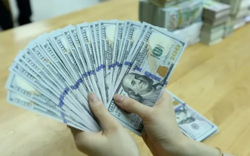 Tỷ giá USD trong nước tiếp tục đi lên, USD thế giới giảm nhẹ đầu tuần