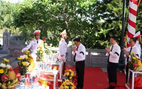 Trân trọng tiễn đưa 9 hài cốt liệt sĩ quân tình nguyện và chuyên gia Việt Nam hy sinh tại Lào về đất mẹ