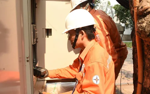 Ngành điện có khuyến cáo quan trọng trước khi áp dụng khung giờ cao điểm mới