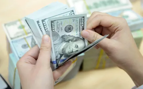 Tỷ giá USD trong nước nhích tăng, áp lực lạm phát toàn cầu tiếp tục hỗ trợ đồng bạc xanh