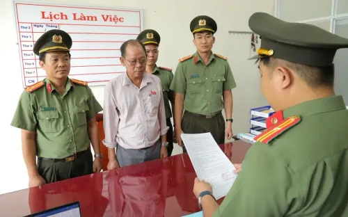 Khởi tố giám đốc công ty gỗ chứa 18 lao động Bangladesh cư trú trái phép