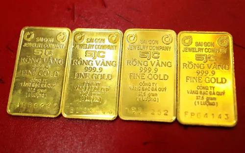 Giá vàng giảm mạnh trong tháng 5, người mua lỗ tới 10 triệu đồng/lượng