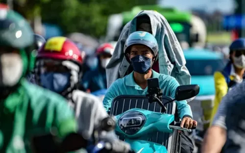 Hà Nội đề xuất chưa cấm xe ôm công nghệ dùng xăng trong khu vực lõi Hoàn Kiếm từ 1/7/2026