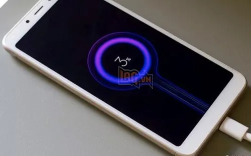 Vì sao không nên để điện thoại Android cạn pin trong thời gian dài?