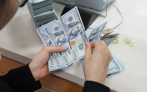 Từ 1/7, không khai báo tiền mặt và vàng vượt mức quy định khi xuất nhập cảnh có thể bị phạt tới 50 triệu đồng