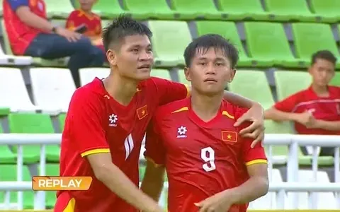 Công Hậu tỏa sáng với hat-trick, U19 Việt Nam thắng 3-0 ngày ra quân