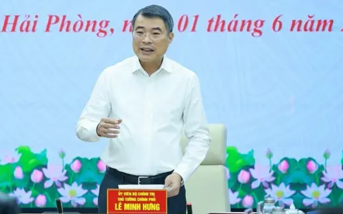 Thủ tướng: Hải Phòng phải tiên phong đổi mới mô hình tăng trưởng, đẩy mạnh công nghiệp công nghệ cao