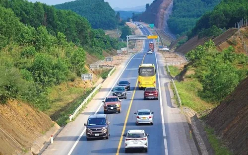 Rà soát lộ trình nâng cấp các tuyến đường bộ cao tốc