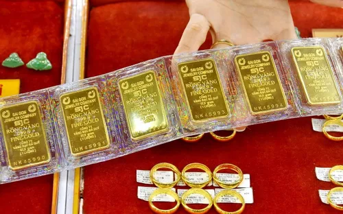 Giá vàng SJC tiếp tục lao dốc, mất thêm tới 1 triệu đồng mỗi lượng