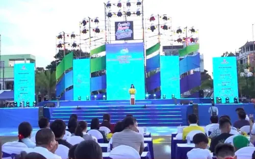 Rực rỡ đêm Carnival "Sắc màu biển đảo Quảng Ngãi": Đánh thức mùa du lịch hè 2026