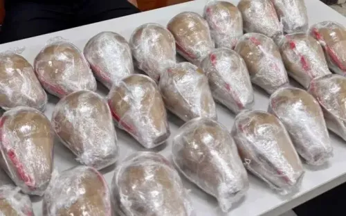 Bắt giữ đối tượng vận chuyển gần 10kg pháo nổ đi giao cho khách tại Hưng Yên