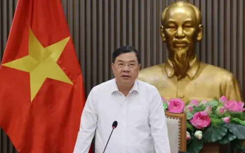 Phó Thủ tướng Thường trực Phạm Gia Túc yêu cầu bảo đảm chất lượng xăng E10 và quyền lợi người tiêu dùng