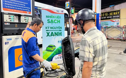 Giá xăng dầu đồng loạt giảm từ chiều 4/6, xăng E5RON92 giảm gần 1.500 đồng/lít