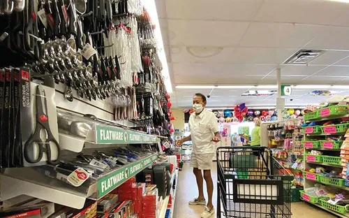 Áp lực tài chính bủa vây người tiêu dùng Mỹ