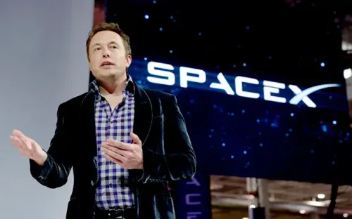 Chuyên gia cảnh báo tham vọng xây một triệu vệ tinh AI của Elon Musk có thể đẩy SpaceX vào khủng hoảng tài chính