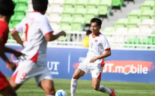 U19 Việt Nam gục ngã phút bù giờ, đánh mất ngôi đầu bảng trước chủ nhà Indonesia