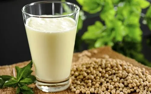 Điều gì xảy ra với cơ thể khi uống sữa đậu nành thường xuyên?