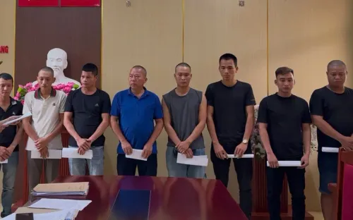 Tụ tập đánh bạc trong đồi quế hẻo lánh, 8 đối tượng vướng vòng lao lý