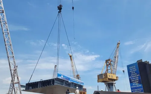 Đặt ky đóng mới tàu dầu hóa chất 14.000m³