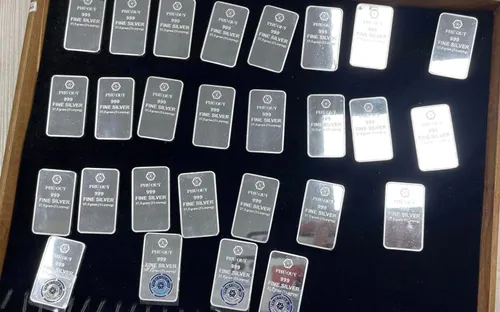 Cơn sốt bạc hạ nhiệt, nhiều nhà đầu tư mắc kẹt khi giá lao dốc hơn 40%