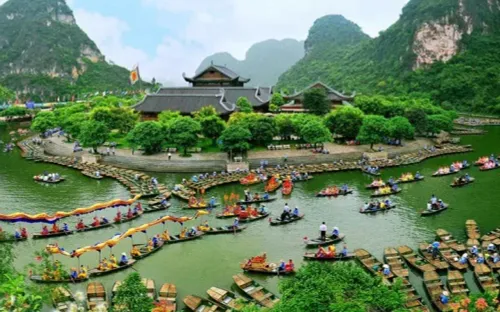 Du lịch văn hóa tâm linh: Xu hướng trở về miền an yên trong mùa hè 2026