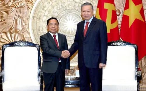 Tổng Bí thư, Chủ tịch nước Tô Lâm đề nghị Việt Nam - Lào tăng cường phối hợp xây dựng hành lang pháp lý kết nối hai nước