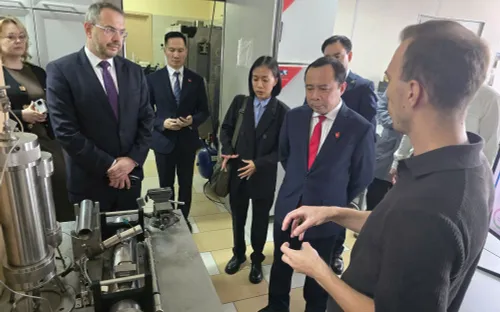 Việt Nam đề xuất tăng cường hợp tác với Nga trong các lĩnh vực công nghệ chiến lược