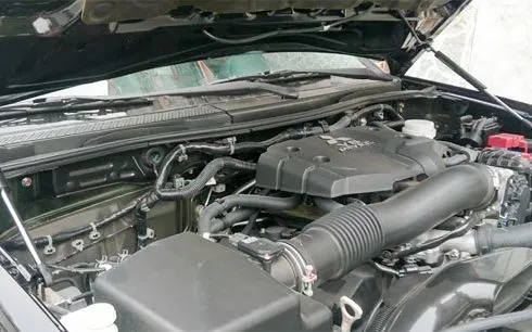 Mở nắp capo kiểm tra khoang động cơ: Thói quen nhỏ giúp tránh hỏng hóc lớn
