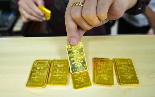 Giá vàng trong nước đảo chiều tăng mạnh, thị trường thế giới vẫn chịu áp lực giảm