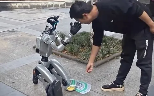 Robot hình người “ăn xin” trên đường phố Trung Quốc gây tranh cãi