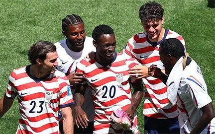 Mỹ thắng Australia 2-0, sớm giành vé vào vòng 1/16 World Cup 2026