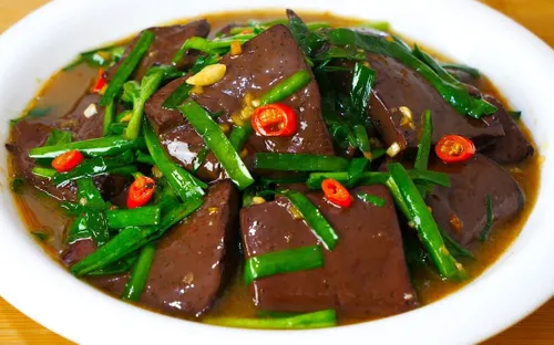 Ăn tiết có lợi gì cho sức khỏe?